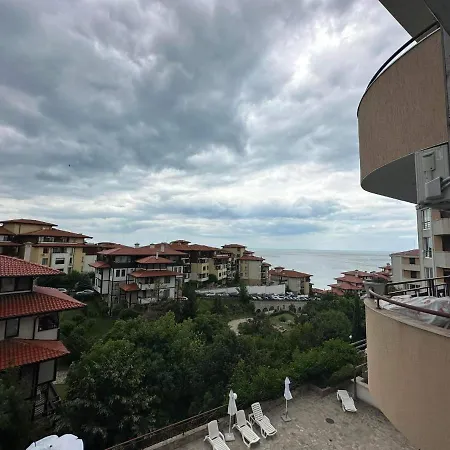 Sirena Blisko Do Morza Sveti Vlas